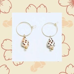 Hebrew Cone Gold Earrings NWT!